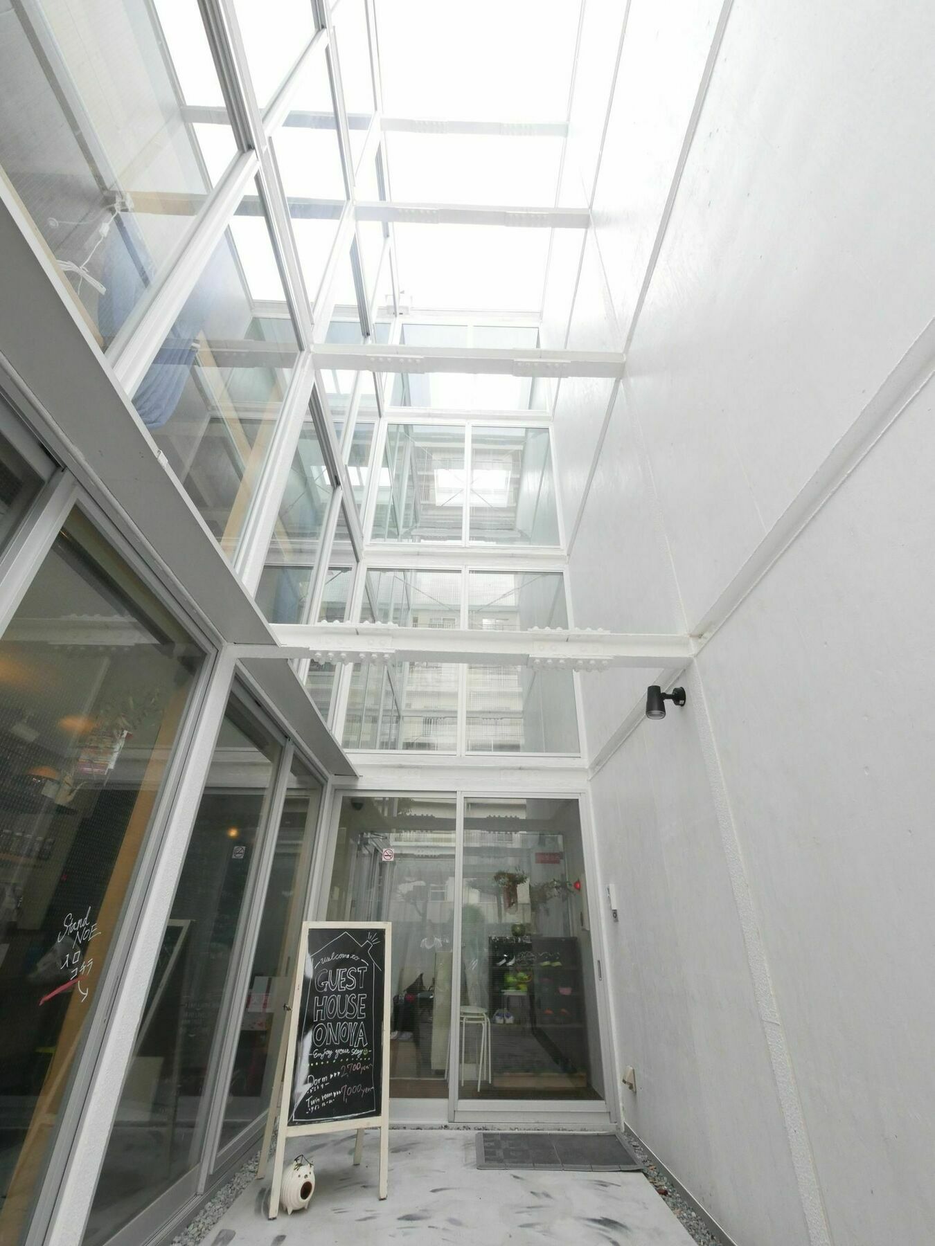 Guest House Onoya Ōsaka Extérieur photo